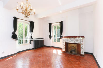 Propriété - 956 m² - 20 pièces