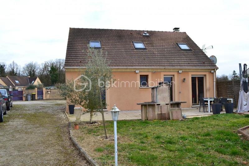 Maison traditionnelle - 107 m² - 5 pièces