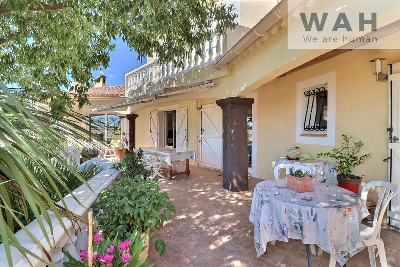 Maison - 205 m² - 7 pièces