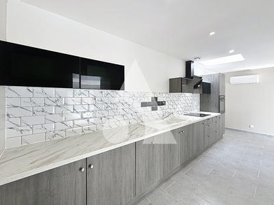 Maison - 180 m² - 6 pièces