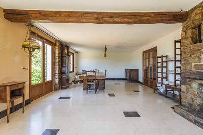 Maison - 261 m² - 7 pièces