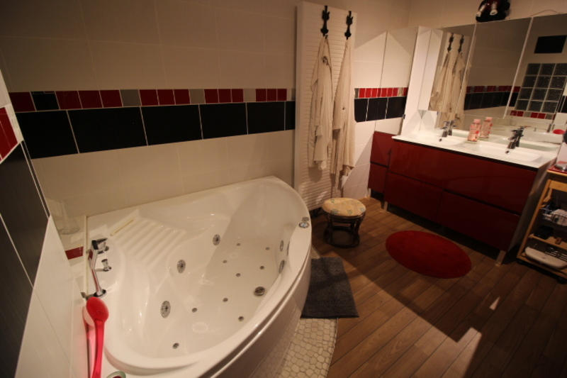 Maison - 150 m² - 9 pièces