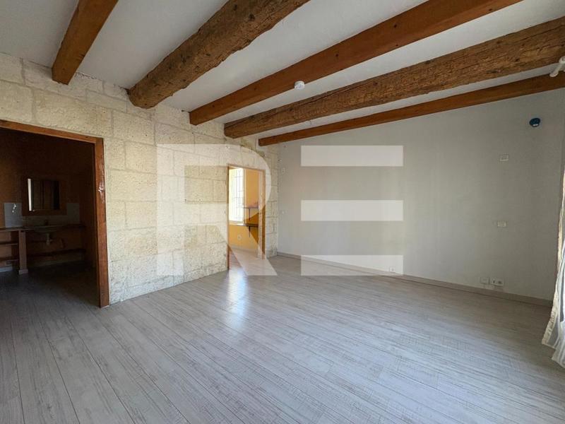 Studio - 30 m² - 4 pièces