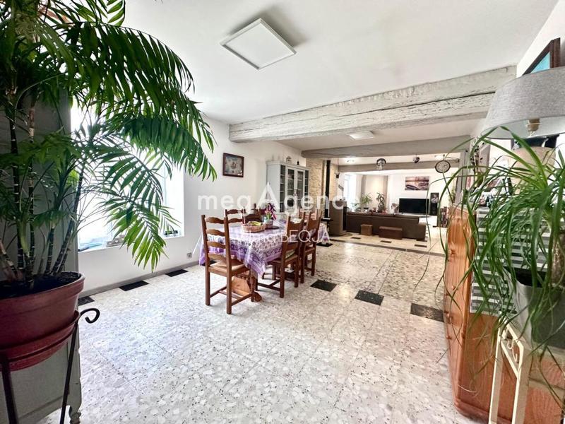 Maison - 304 m² - 7 pièces