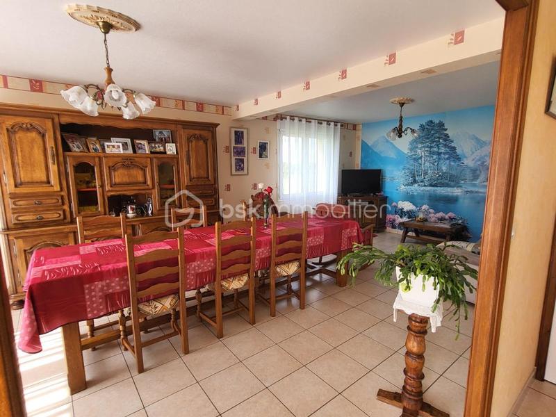 Maison - 140 m² - 7 pièces