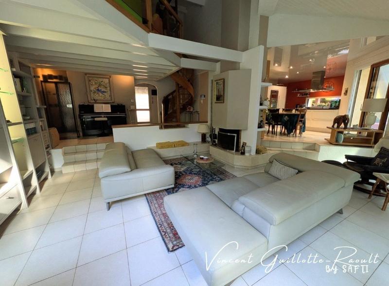 Maison - 195 m² - 6 pièces