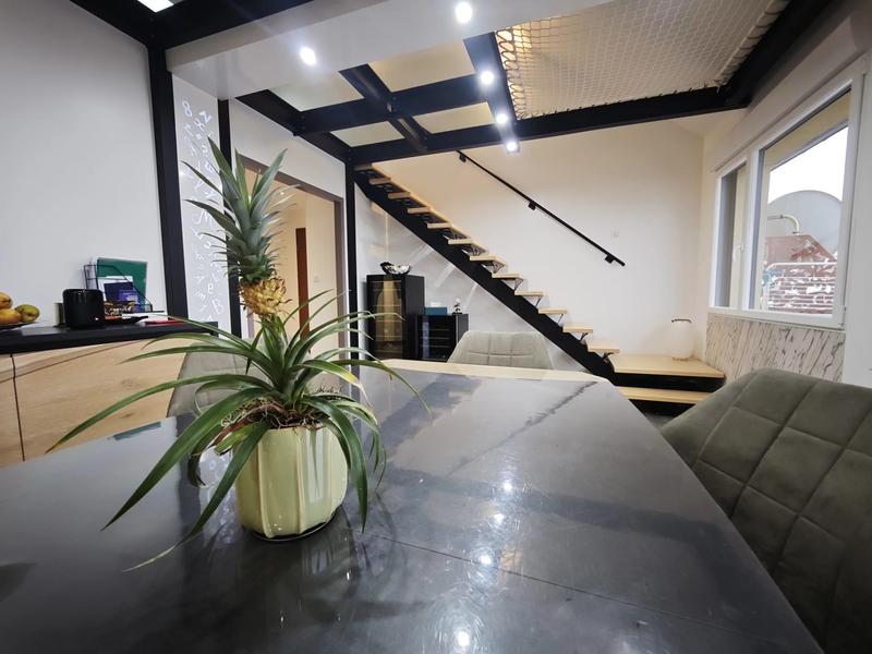 Appartement - 102 m² - 5 pièces