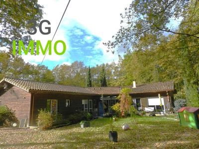 Maison - 180 m² - 5 pièces