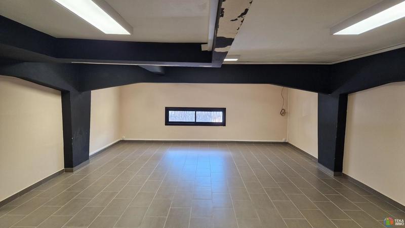 Local commercial - 350 m² - 5 pièces