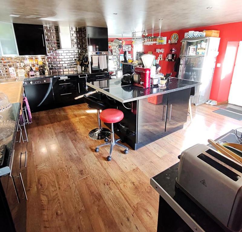 Maison - 184 m² - 6 pièces