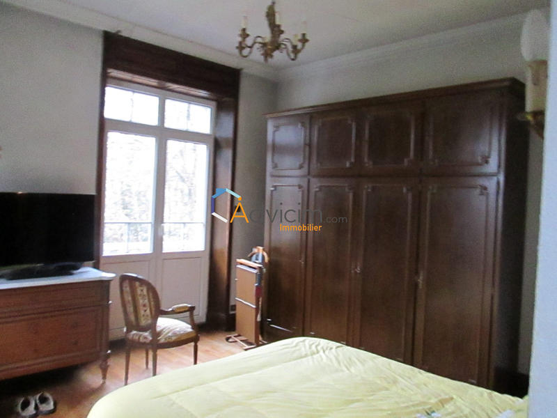 Maison - 260 m² - 9 pièces