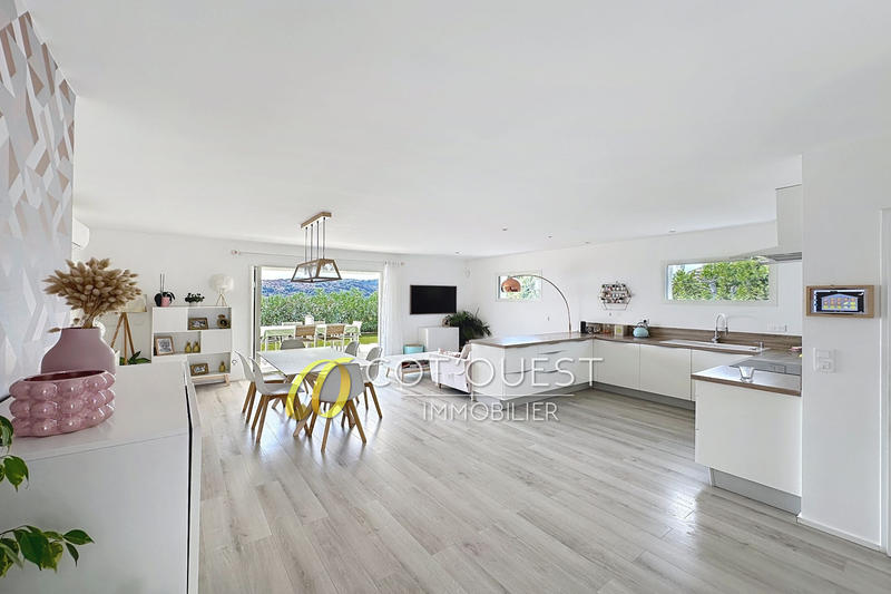 Maison - 120 m² - 5 pièces