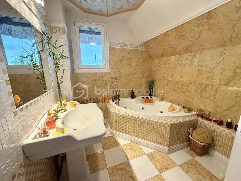 Chaumière - 170 m² - 7 pièces