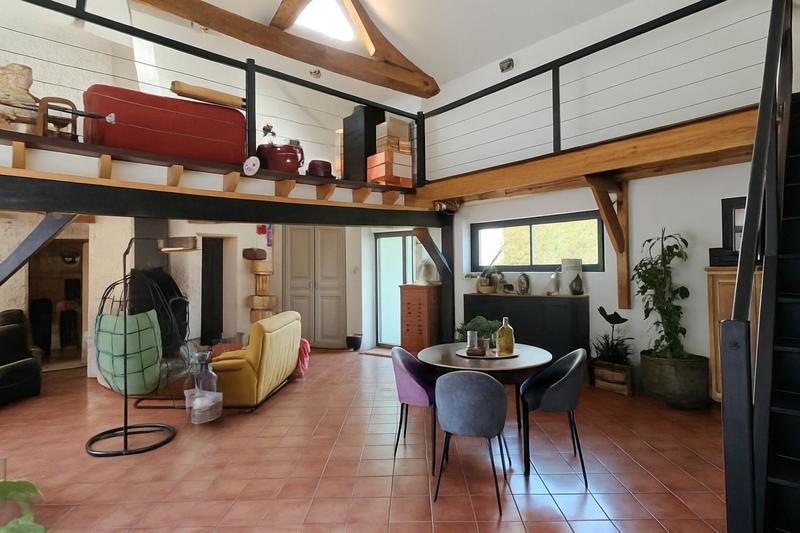 Maison - 230 m² - 5 pièces