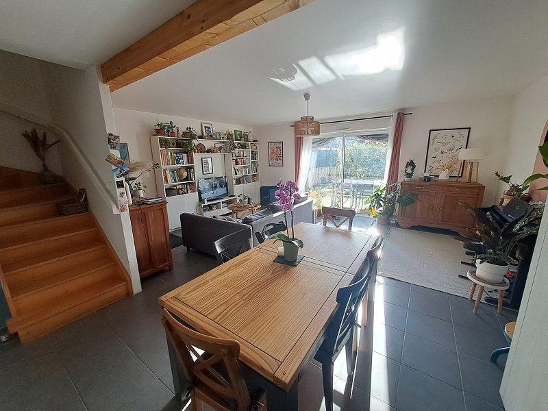 Maison - 93 m² - 5 pièces