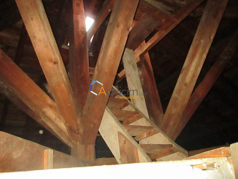 Maison - 260 m² - 9 pièces