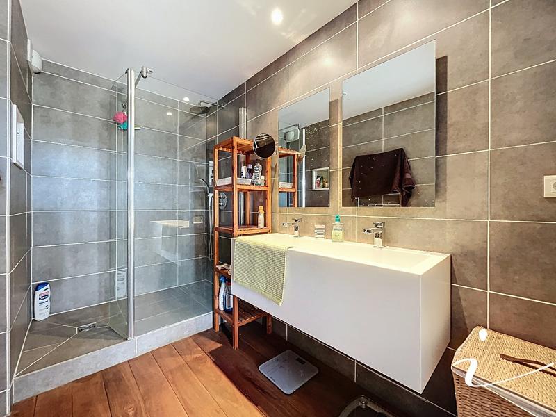 Appartement - 147 m² - 5 pièces