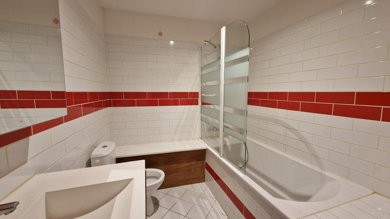 Maison - 240 m² - 8 pièces