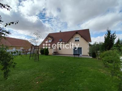 Maison traditionnelle - 221 m² - 5 pièces