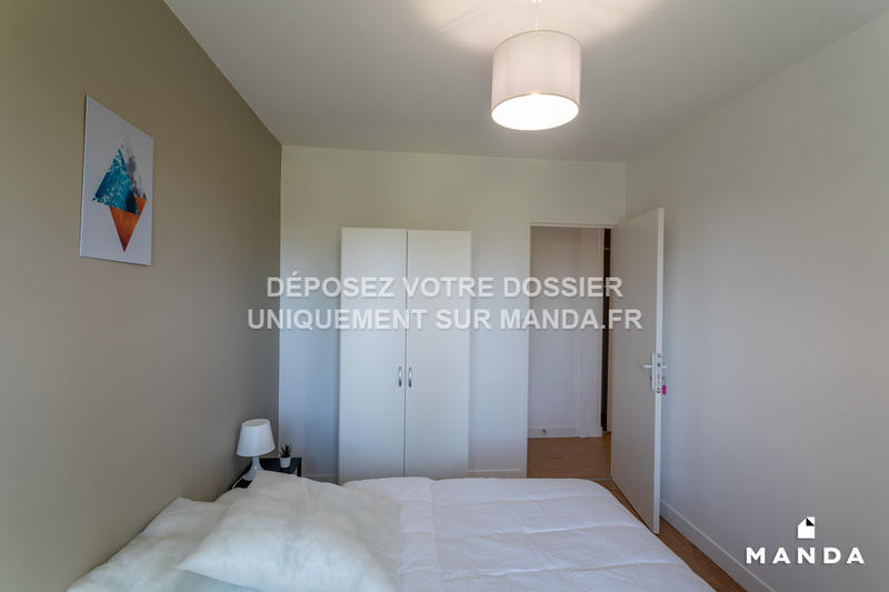 Chambre - 11 m² - 5 pièces