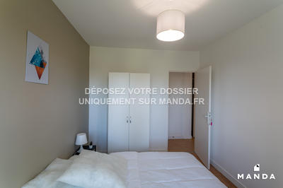 Chambre - 11 m² - 5 pièces
