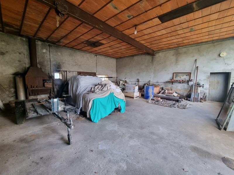 Parking / Garage - 235 m²