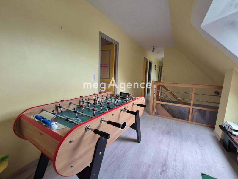 Maison - 210 m² - 10 pièces