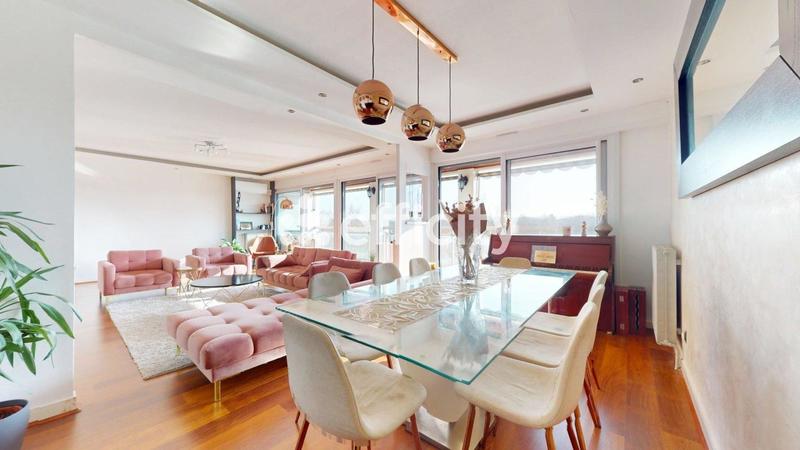 Appartement - 122 m² - 5 pièces