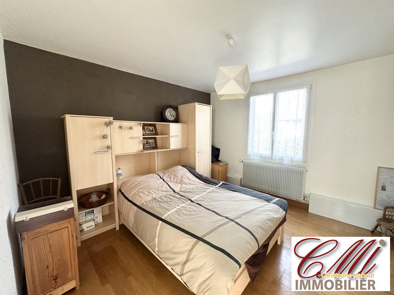 Maison - 220 m² - 9 pièces