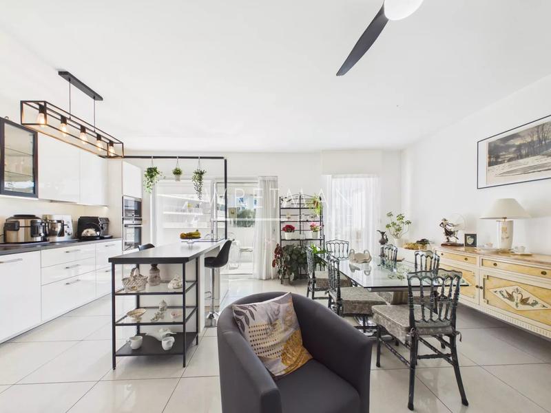 Appartement - 80 m² - 3 pièces