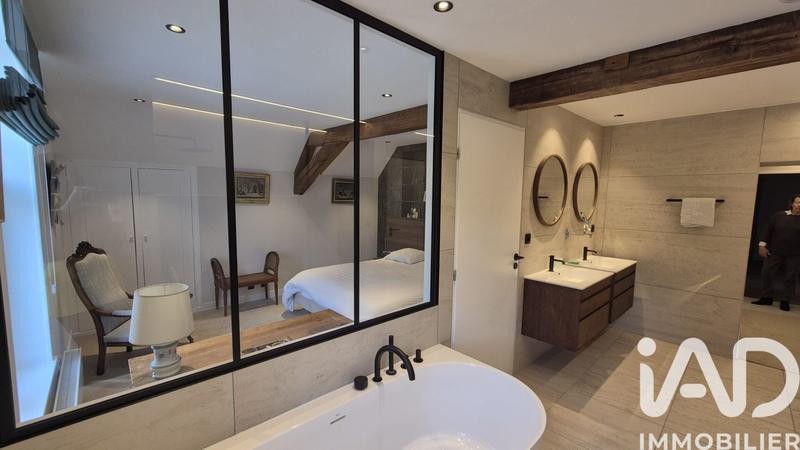 Maison - 452 m² - 14 pièces