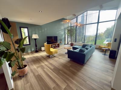 Villa - 198 m² - 6 pièces