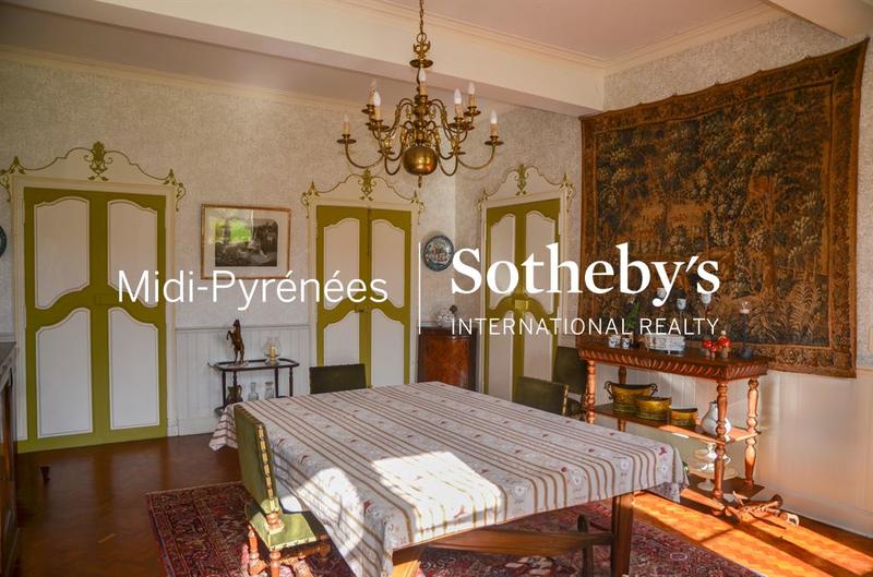 Château - 515 m² - 18 pièces