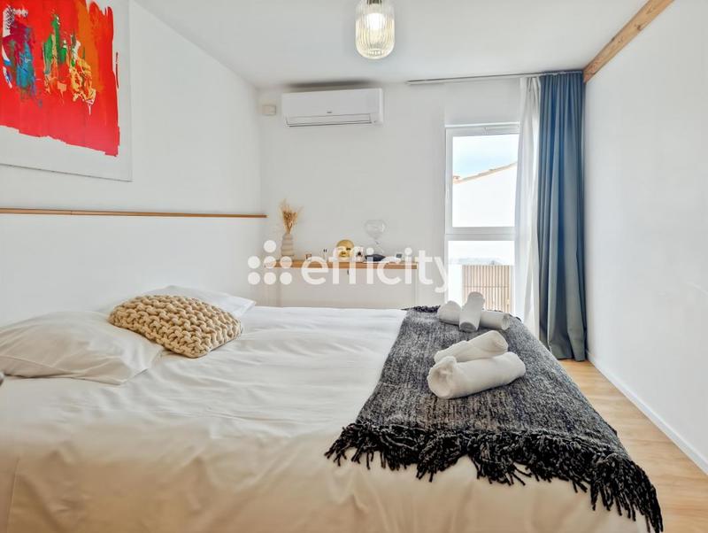 Villa - 208 m² - 9 pièces