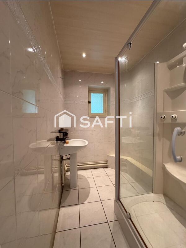 Maison - 298 m² - 11 pièces