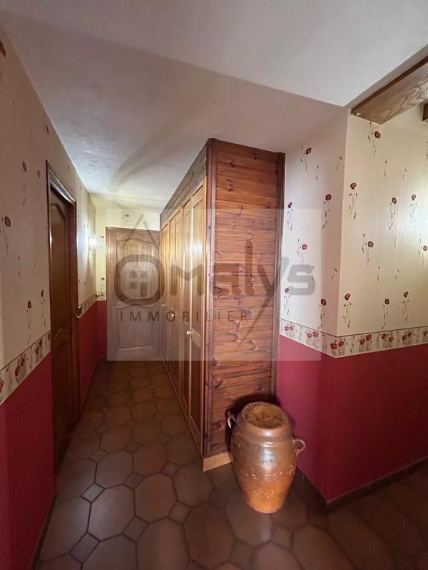 Maison - 180 m² - 7 pièces