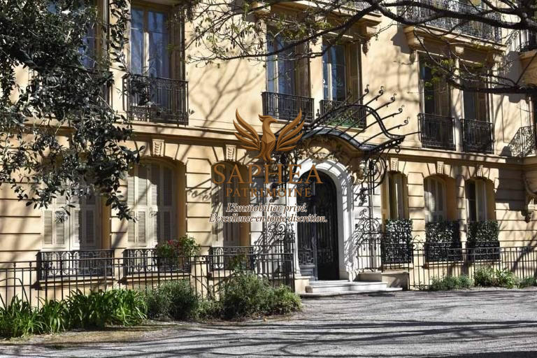 Appartement - 150 m² - 5 pièces