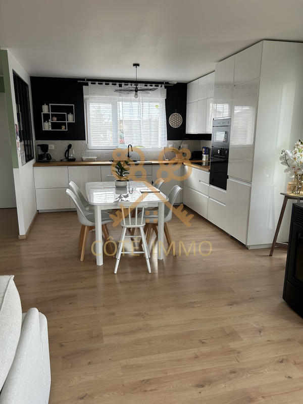 Maison - 95 m² - 4 pièces