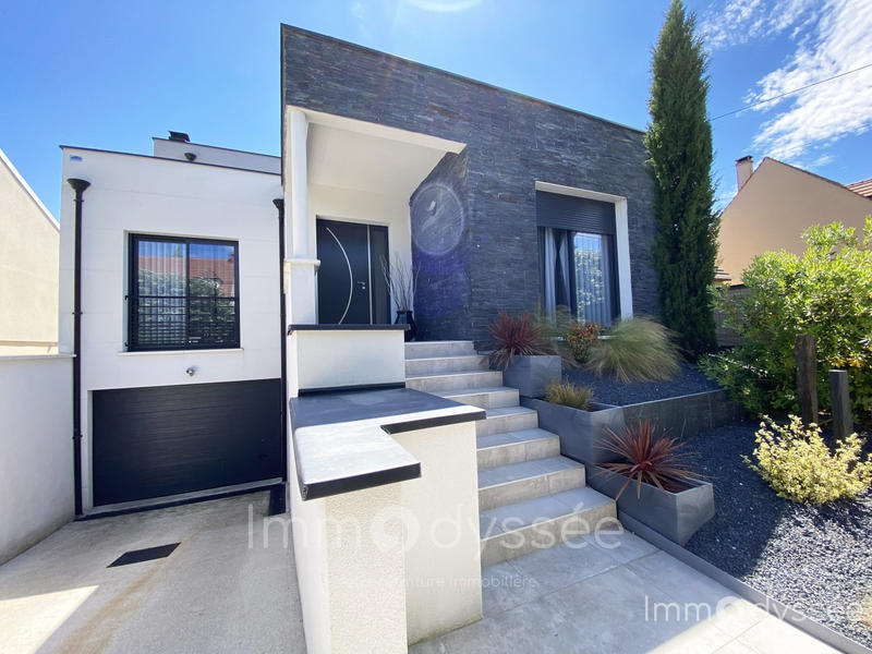 Maison - 191 m² - 6 pièces