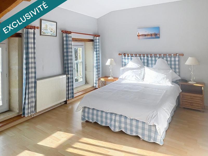 Maison - 330 m² - 10 pièces