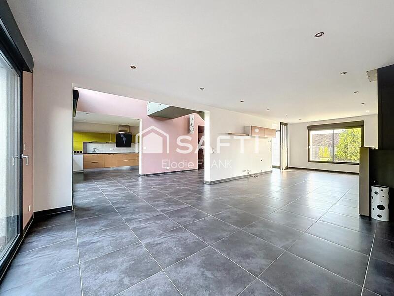 Maison - 177 m² - 7 pièces