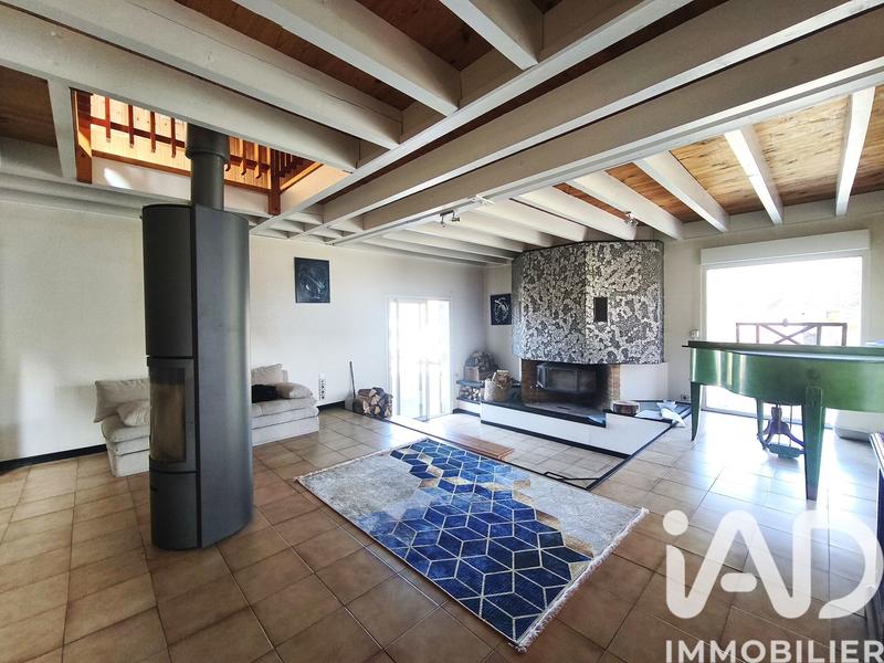 Maison - 237 m² - 8 pièces