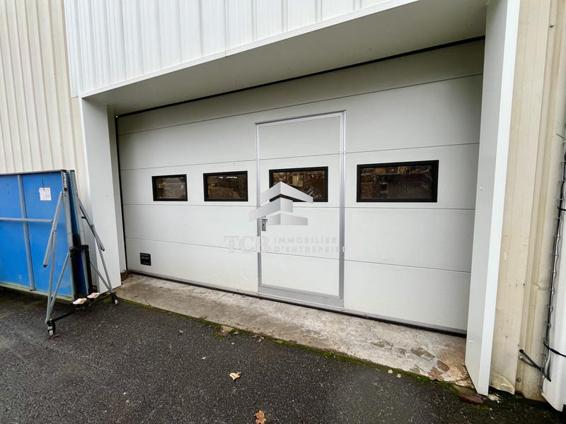 Local d'activités - 2 358 m²