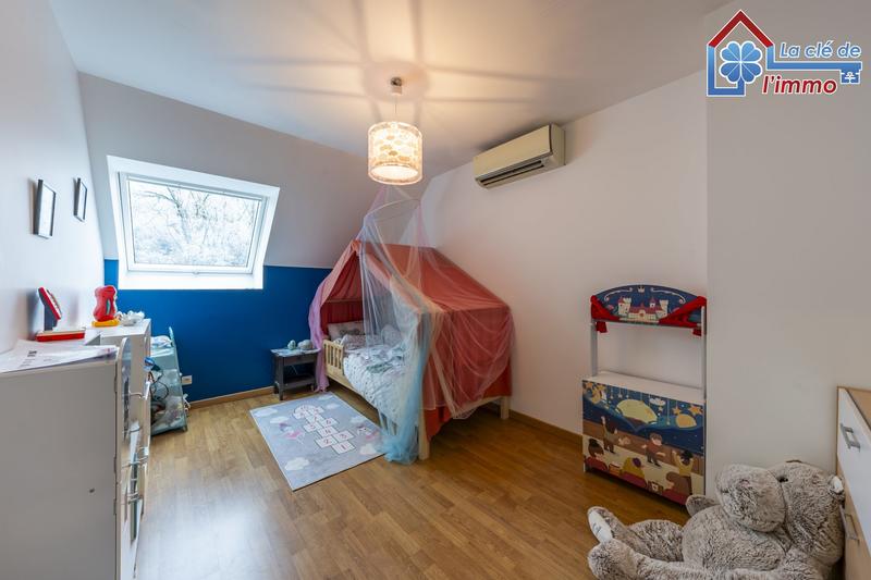 Maison traditionnelle - 99 m² - 6 pièces