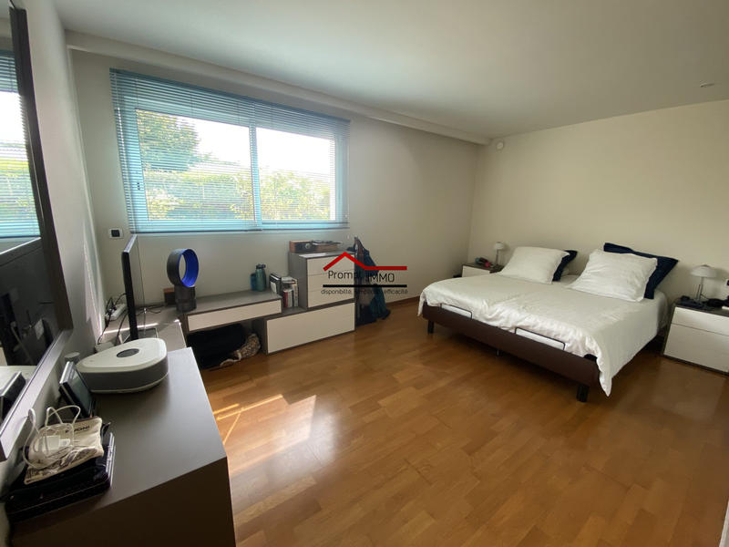 Villa - 250 m² - 6 pièces