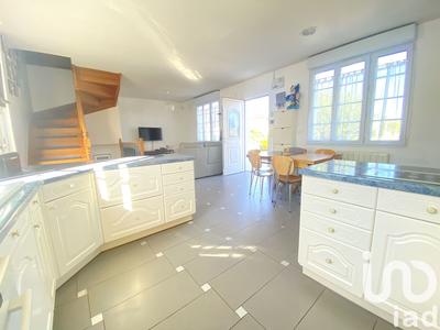 Maison - 90 m² - 5 pièces