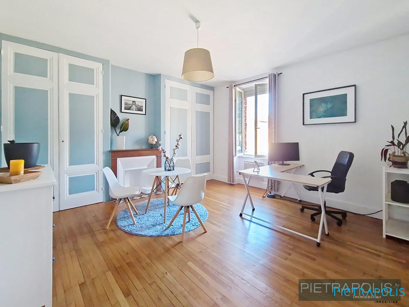 Appartement - 80 m² - 3 pièces