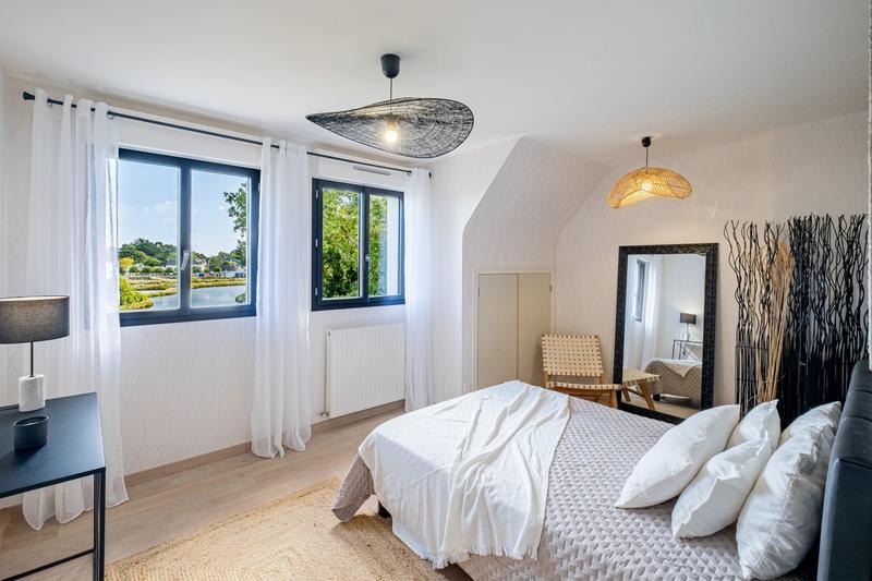 Maison - 210 m² - 7 pièces