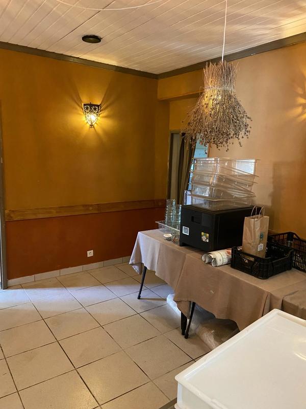 Local commercial - 685 m²