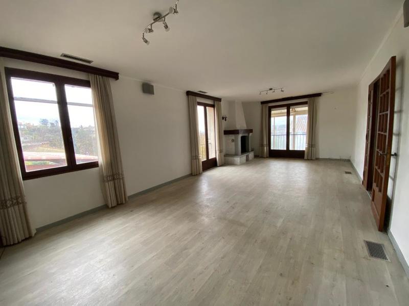 Maison - 177 m² - 8 pièces